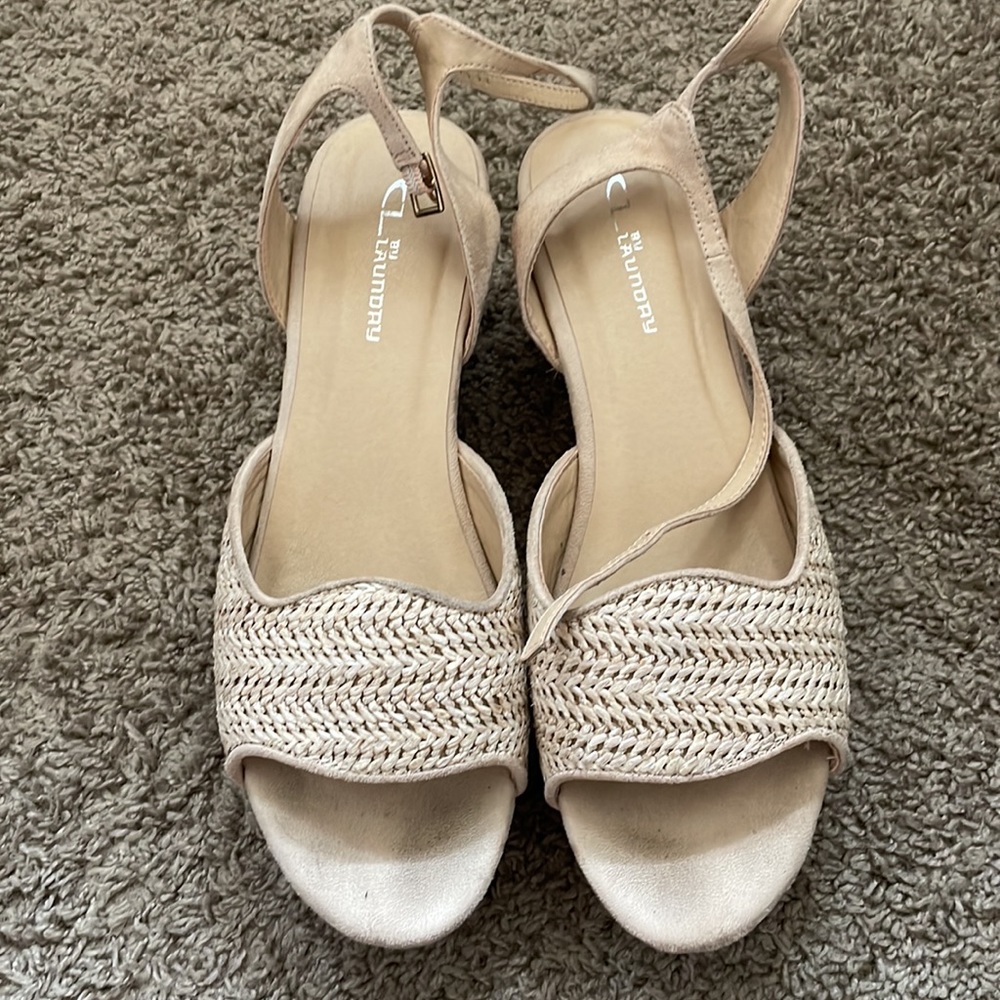 Tan weaved wedges - Picture 2 of 3